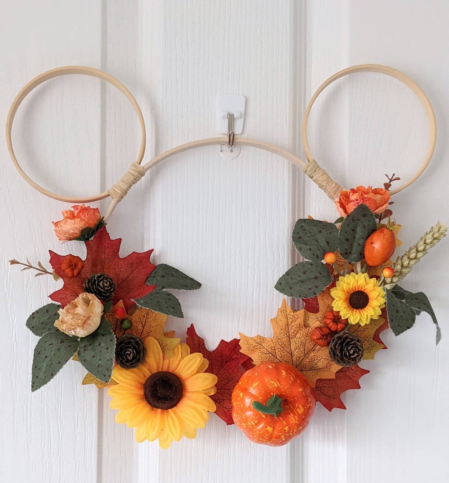 Small/medium Autumn Mickey Wall Hanging - 18cm, 20cm or 23cm diameter