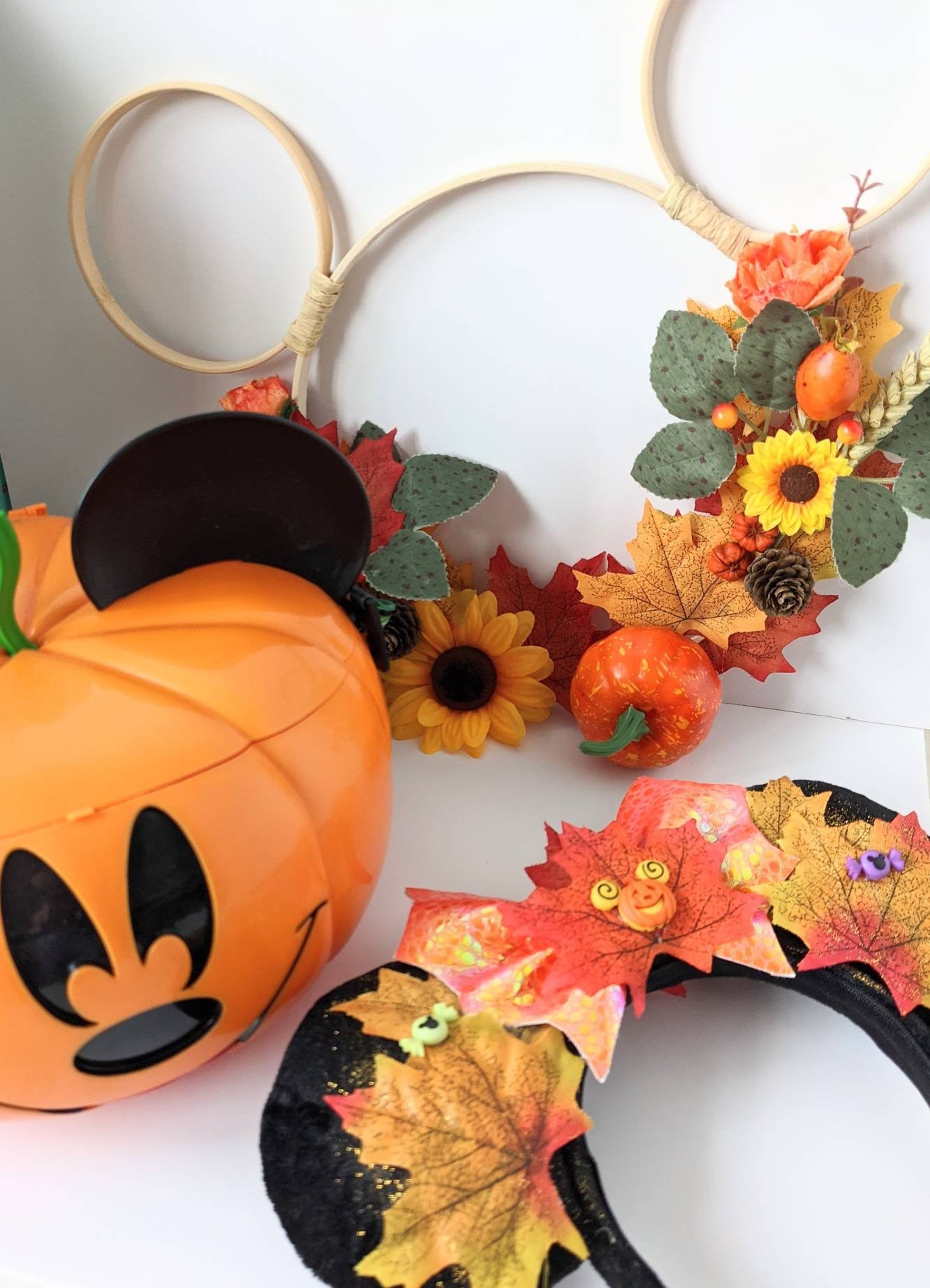 Small/medium Autumn Mickey Wall Hanging - 18cm, 20cm or 23cm diameter