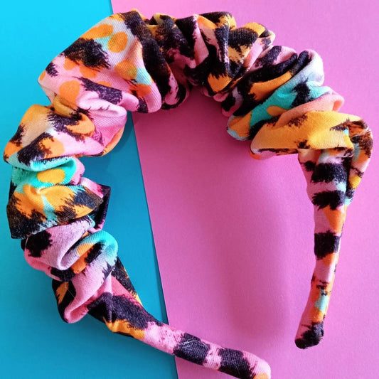 Bold Leopard Scrunchie Band